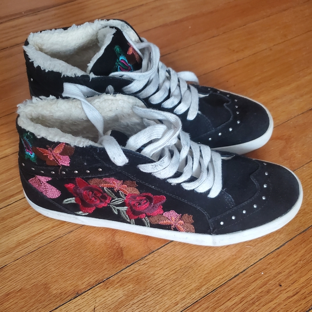 Zara embroidered sneaker